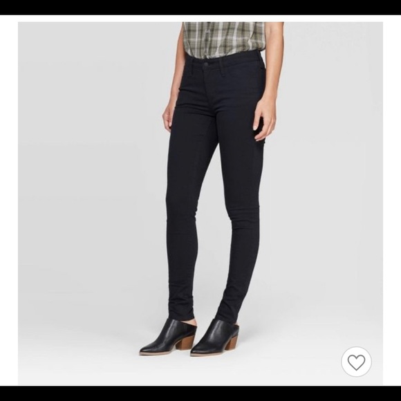 Universal Thread Denim - NWT Women's Mid-Rise Skinny Jean Universal Thread™